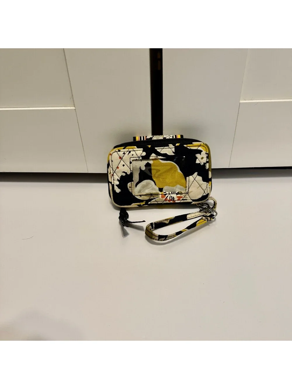 Vera Bradley Quilted Wristlet Wallet ID Holder Floral Zip Around